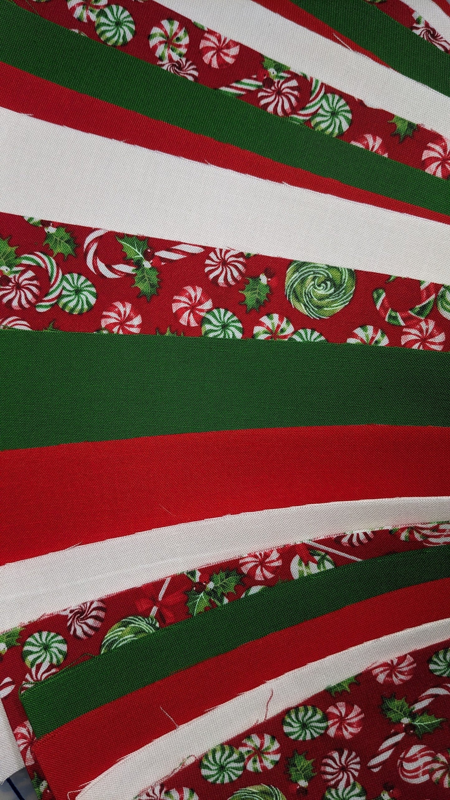 Jelly Roll-Very Minty Christmas-20-2-1/2 Inch Strips